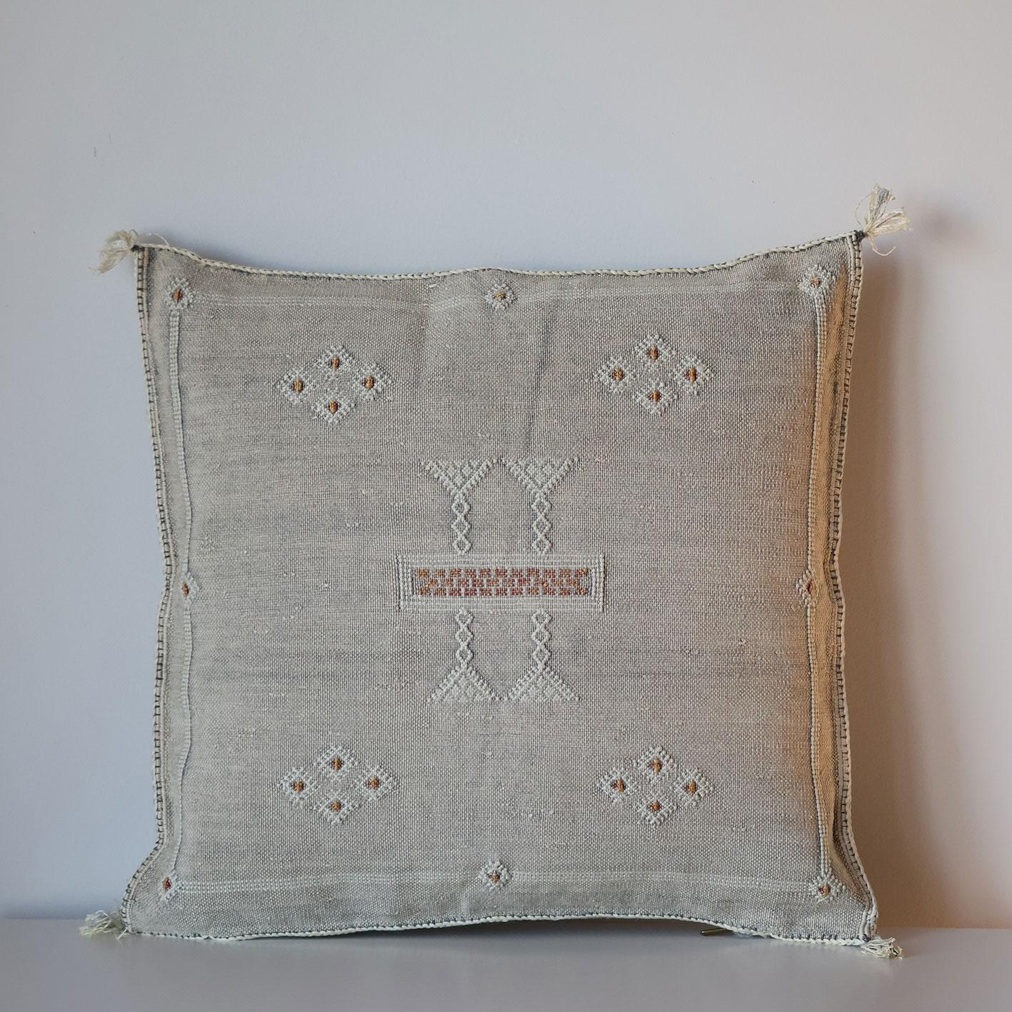 Marokkansk agavesilke putetrekk i lys gråblå 50x50