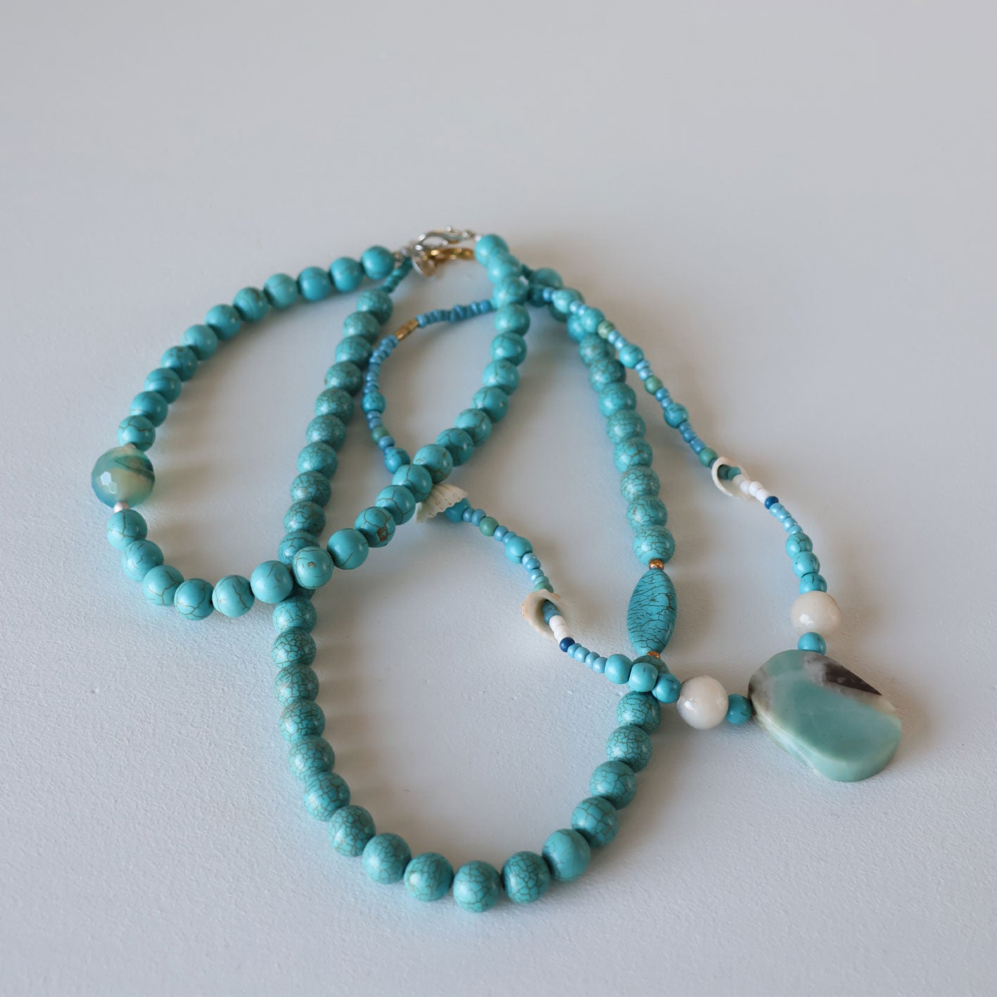 Halskjede med halvedelstener - Turkis