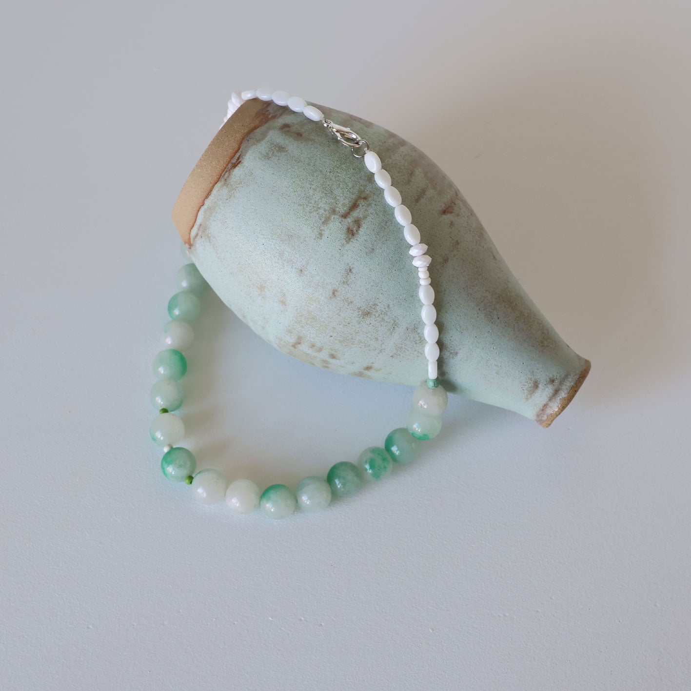 Halskjede med halvedelstener - Grønn agat