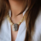 Halskjede med halvedelstener - Agat