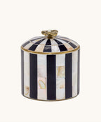 Stripete boks i marineblå og skjell 