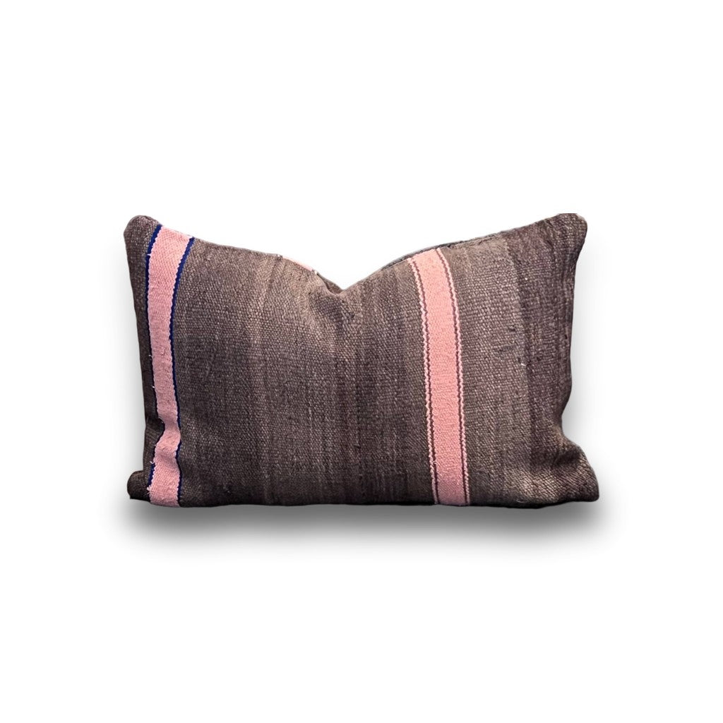 Kelimpute i brunt og rosa, ca. 40x60 cm, med striper i dus rosa