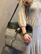 Stor skulderveske i sisal og skinn - Designet av Savannen