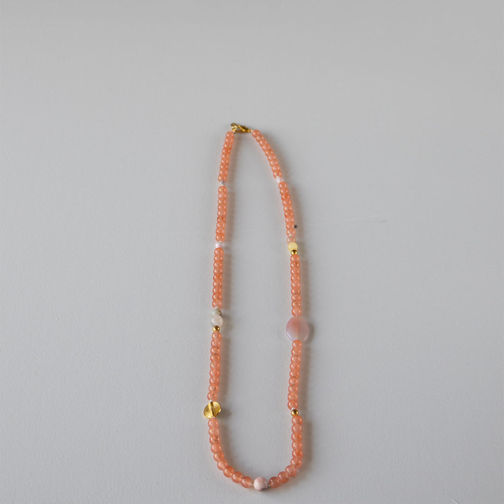 Halskjede med halvedelstener - Solsten