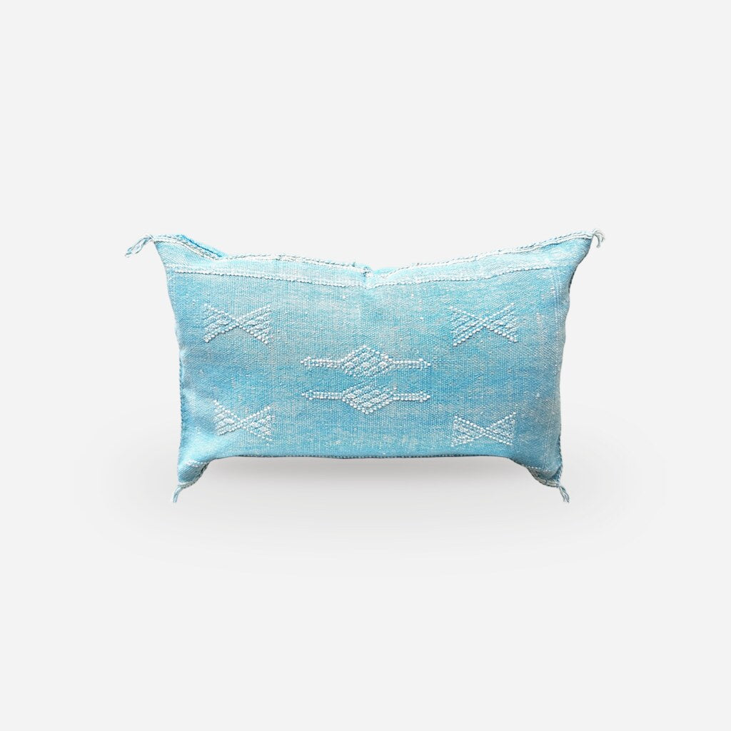 Marokkansk agavesilke putetrekk 40x60 cm i turkis med hvitt broderi