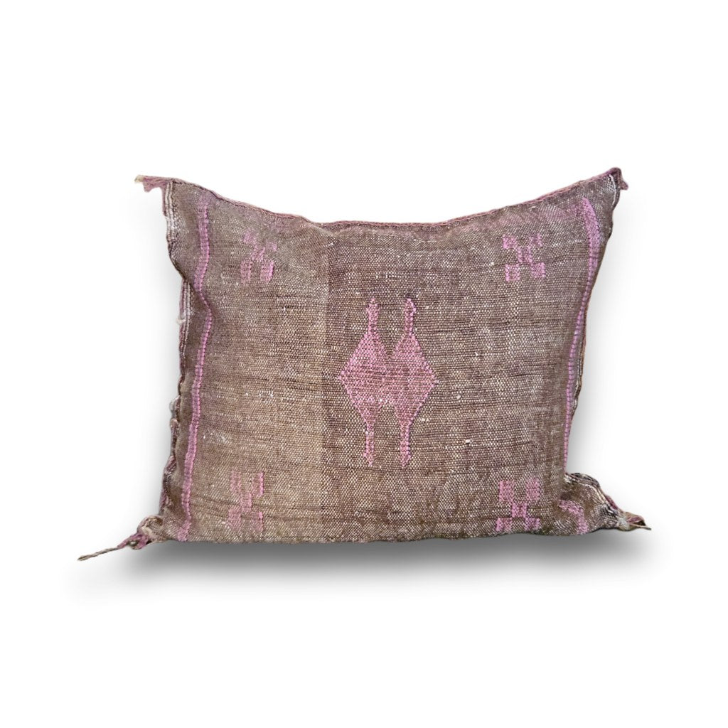 Marokkansk agavesilke putetrekk ca. 50x50 cm i brun med rosa broderier, forside