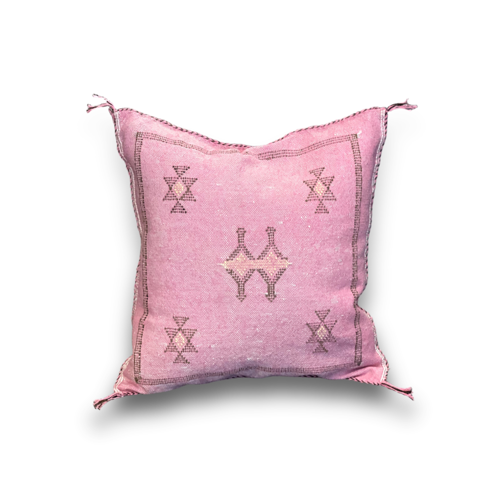 Marokkansk agavesilke putetrekk 50x50 cm i rosa med broderi i mørkebrunt