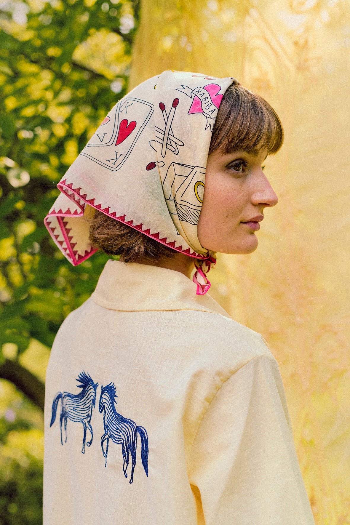 Polly bandana fra HABIBA i vanilje, økologisk bomull
