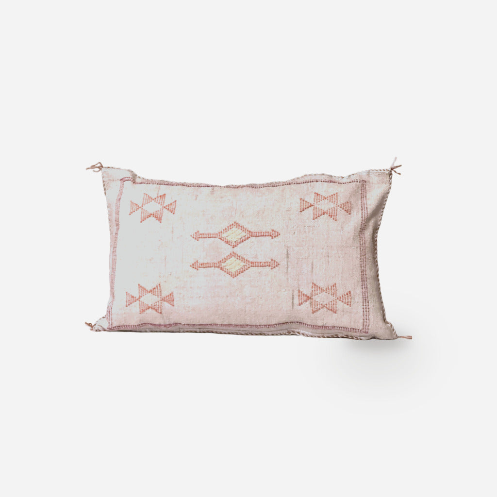 Marokkansk agavesilke putetrekk 40x60 cm i lys grå med korallrosa broderi