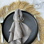 Spisebrikke med frynser