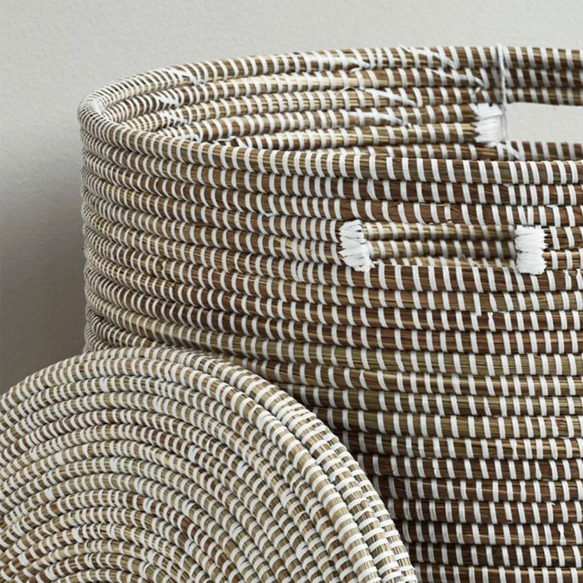 Stor skittentøyskurv med flatt lokk - Hvit