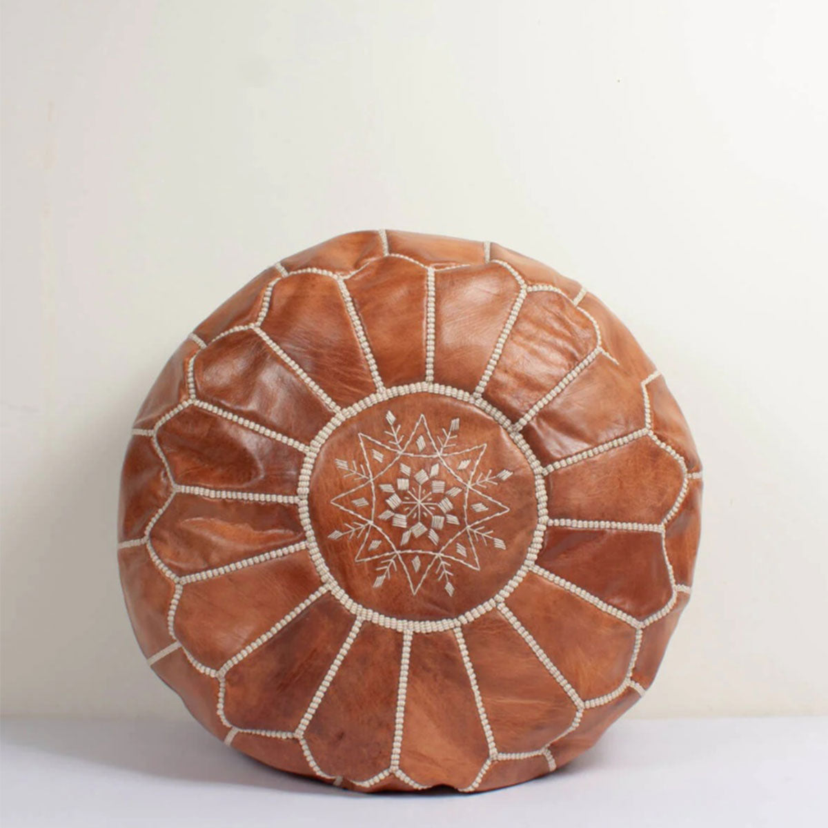 Marokkansk cognacbrun skinnpuff