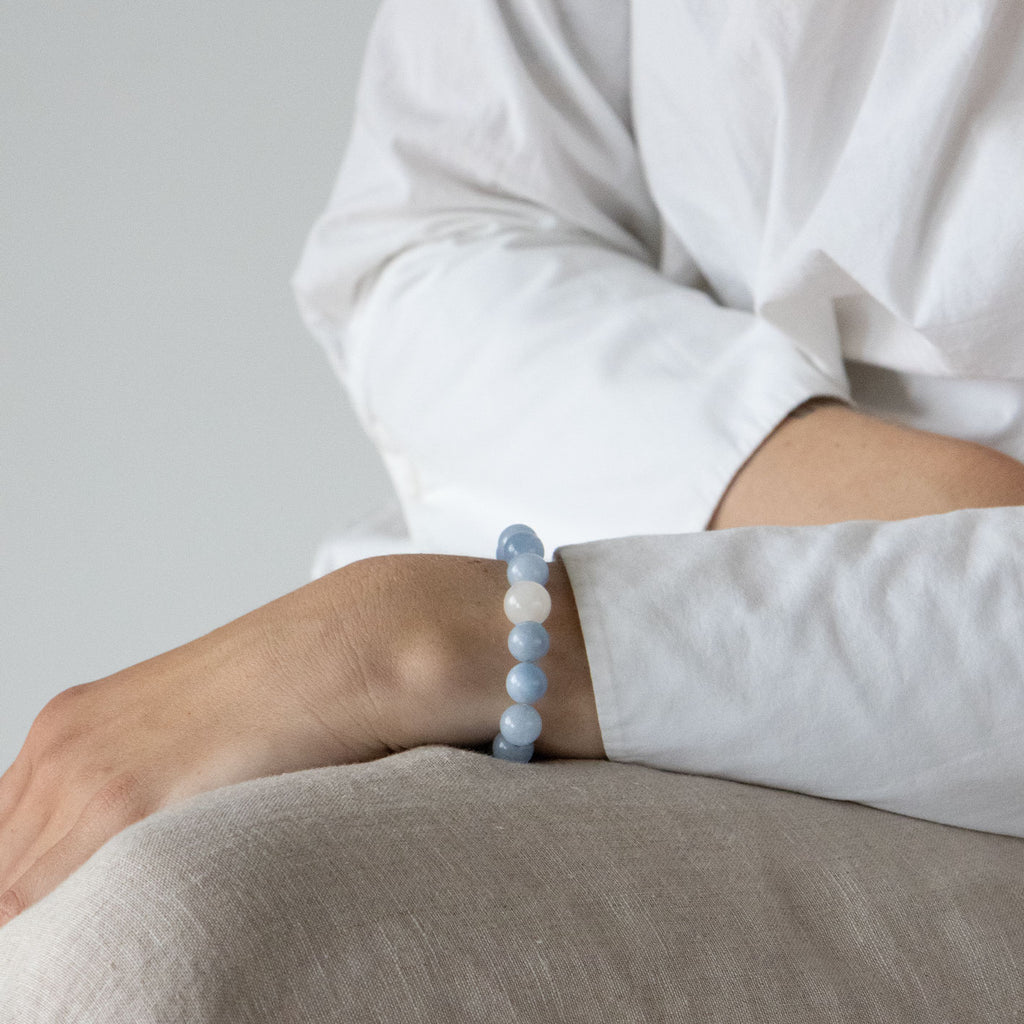 Armbånd med halvedelstener - Blå og hvit agat