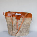 Stor skulderveske i sisal og skinn - Designet av Savannen