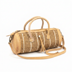 Sylinderveske i beige sisal med striper og lyst skinn