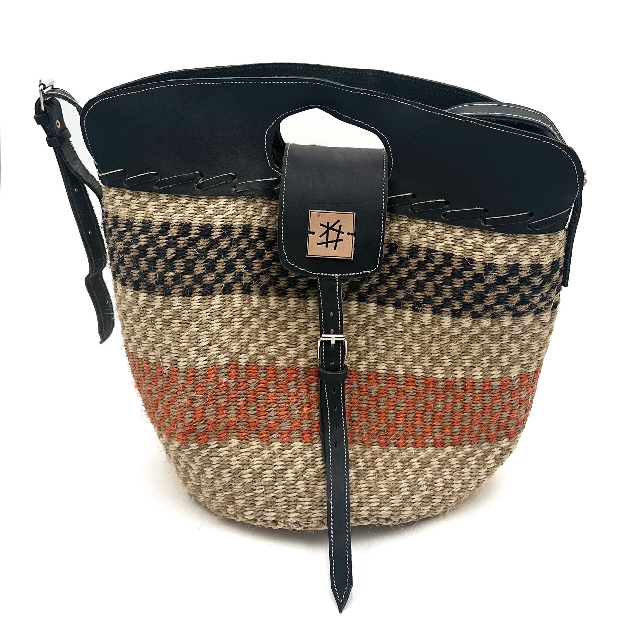 Stor skulderveske i sisal og skinn - Designet av Savannen