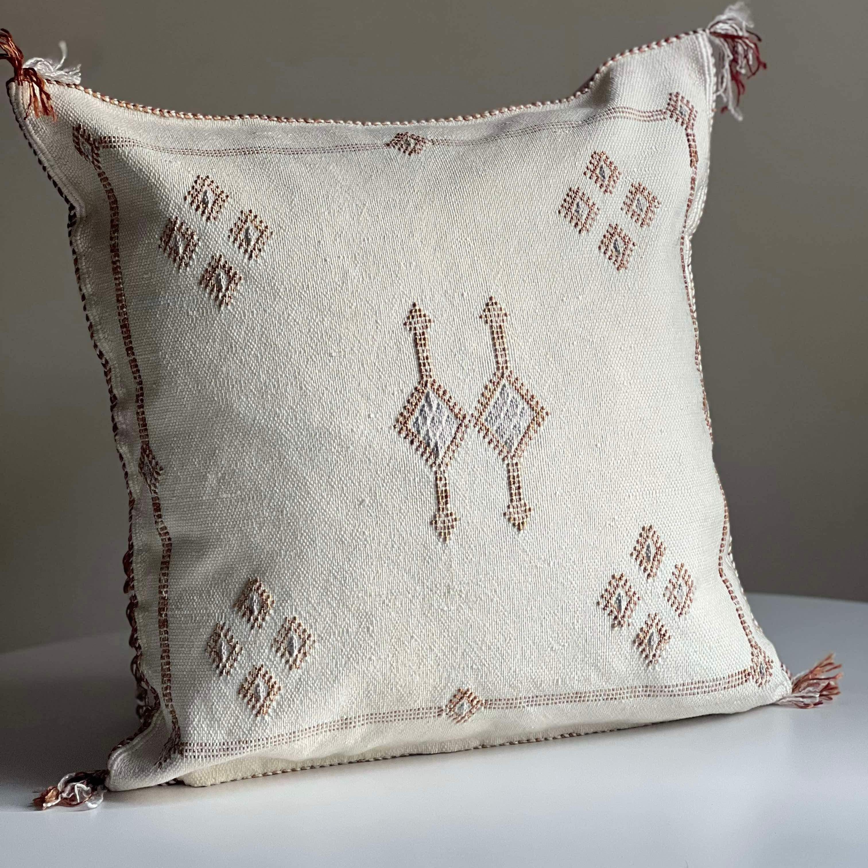 Kalkhvitt Marokkansk putetrekk i agavesilke 50x50