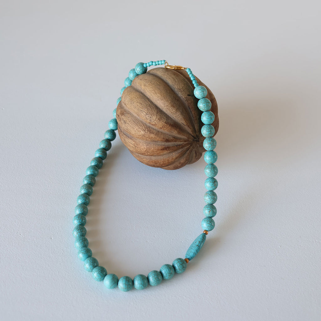 Halskjede med halvedelstener - Turkis