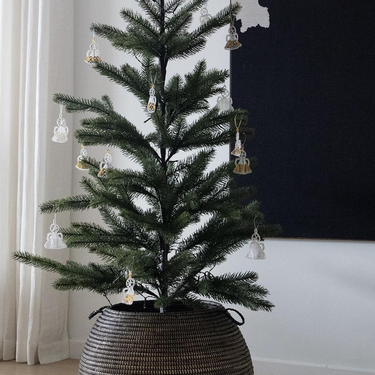 Perlet Engel - Gull med mørke detaljer