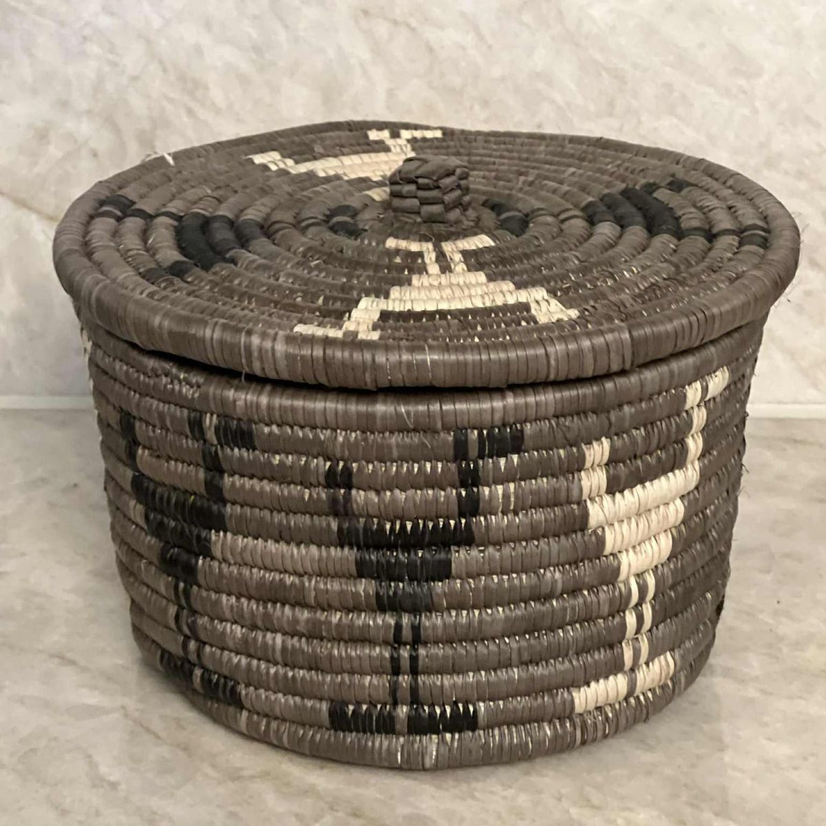 Zulukurv - Oppbevaringsboks med lokk