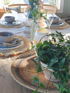 Spisebrikke med frynsekant i natur