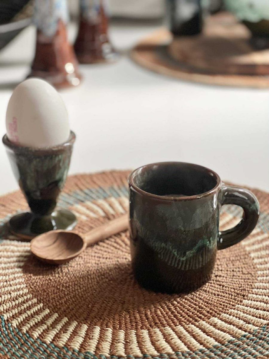 Eggeglass i håndlaget keramikk fra Marokko