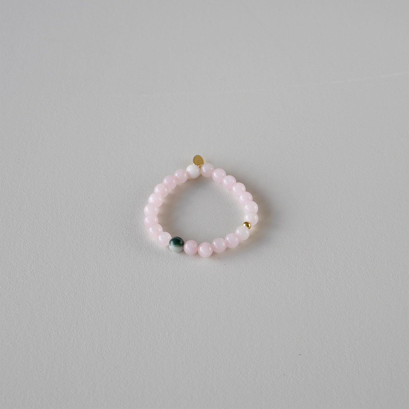 Armbånd med halvedelstener - Rosenkvarts og grønn agat