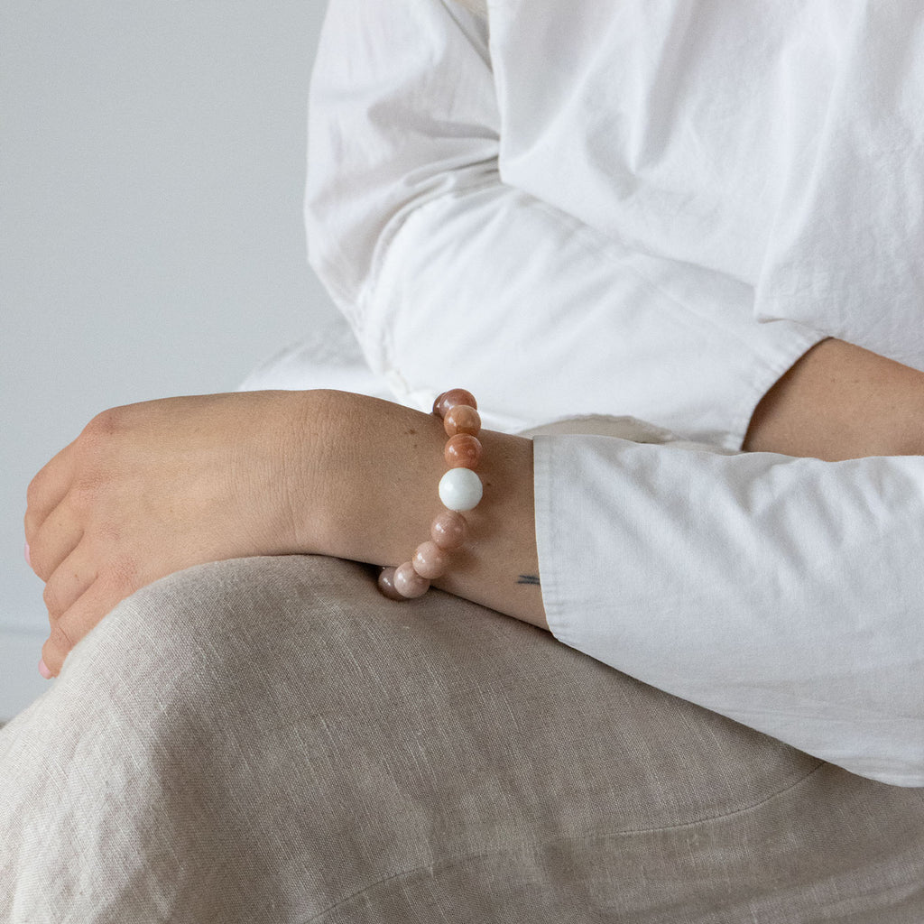 Armbånd med halvedelstener - Blå og hvit agat