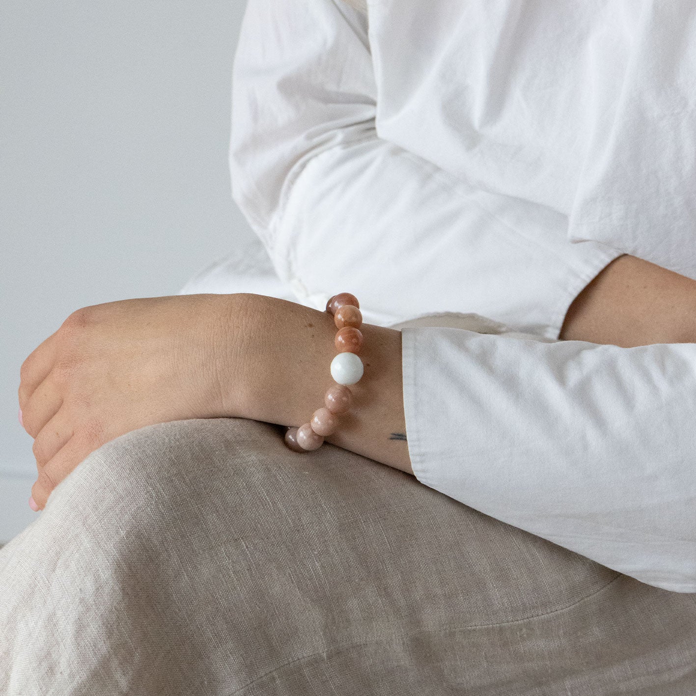 Armbånd med halvedelstener - Blå og hvit agat