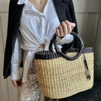 KAREN veske i natur og sort med anheng